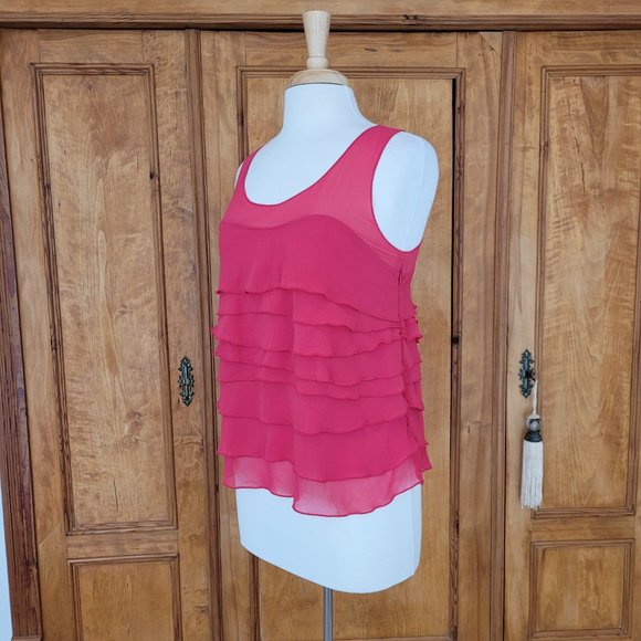 Express Tiered Ruffle Sleeveless Blouse in Raspberry Red. Size Medium. - Picture 5 of 10